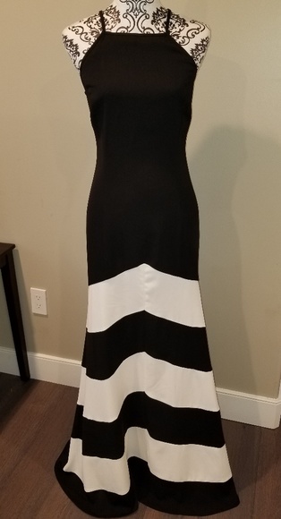 Women's Evening Gown - Picture 1 of 4